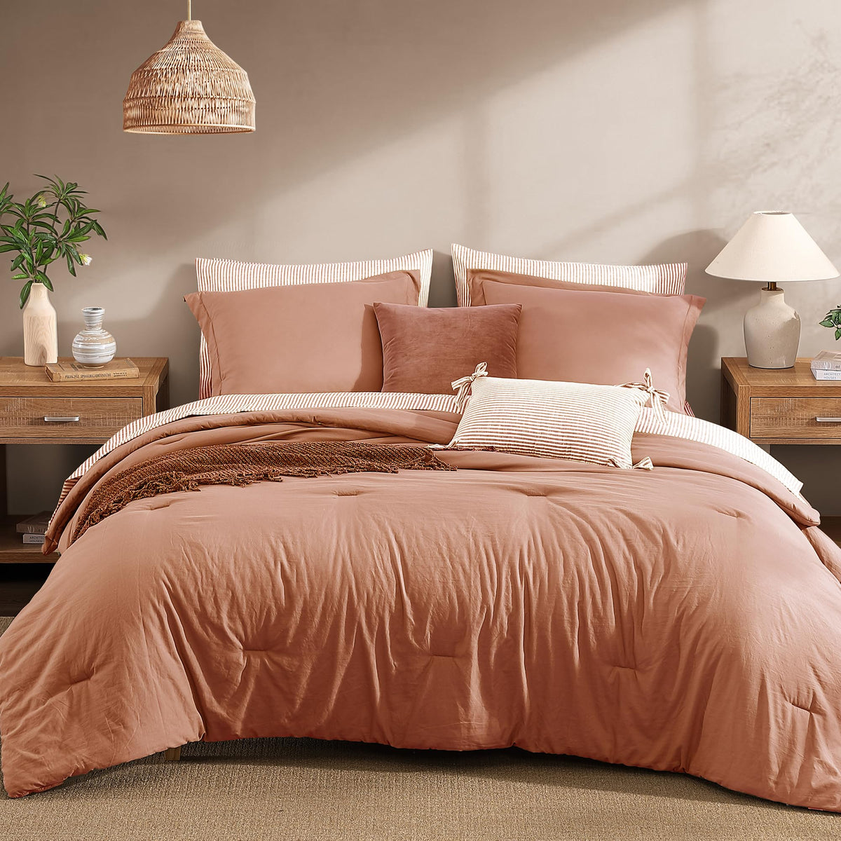 Monbix Queen comforter set with autumn leaf pattern for cozy evenings