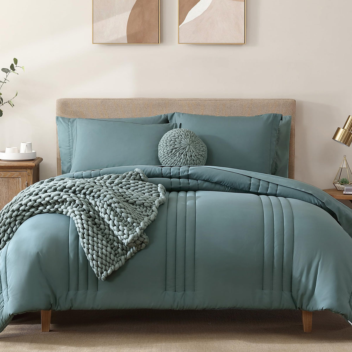 Monbix queen comforter close-up showing cloud-like softness for year-round comfort