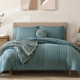 Monbix queen comforter close-up showing cloud-like softness for year-round comfort