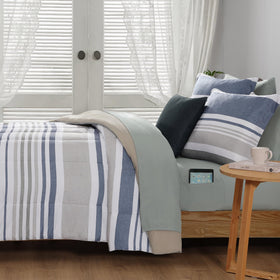 Monbix queen fitted sheet 60x80+14 provides secure, soft fit.