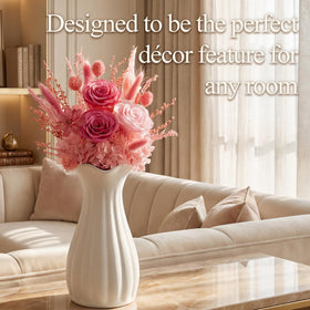 MONSTRE MAISON babys-breath-hydrangea close-up adds romantic detail