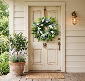 Montekin packaging keeps the wreath secure and easy to fluff before hanging.