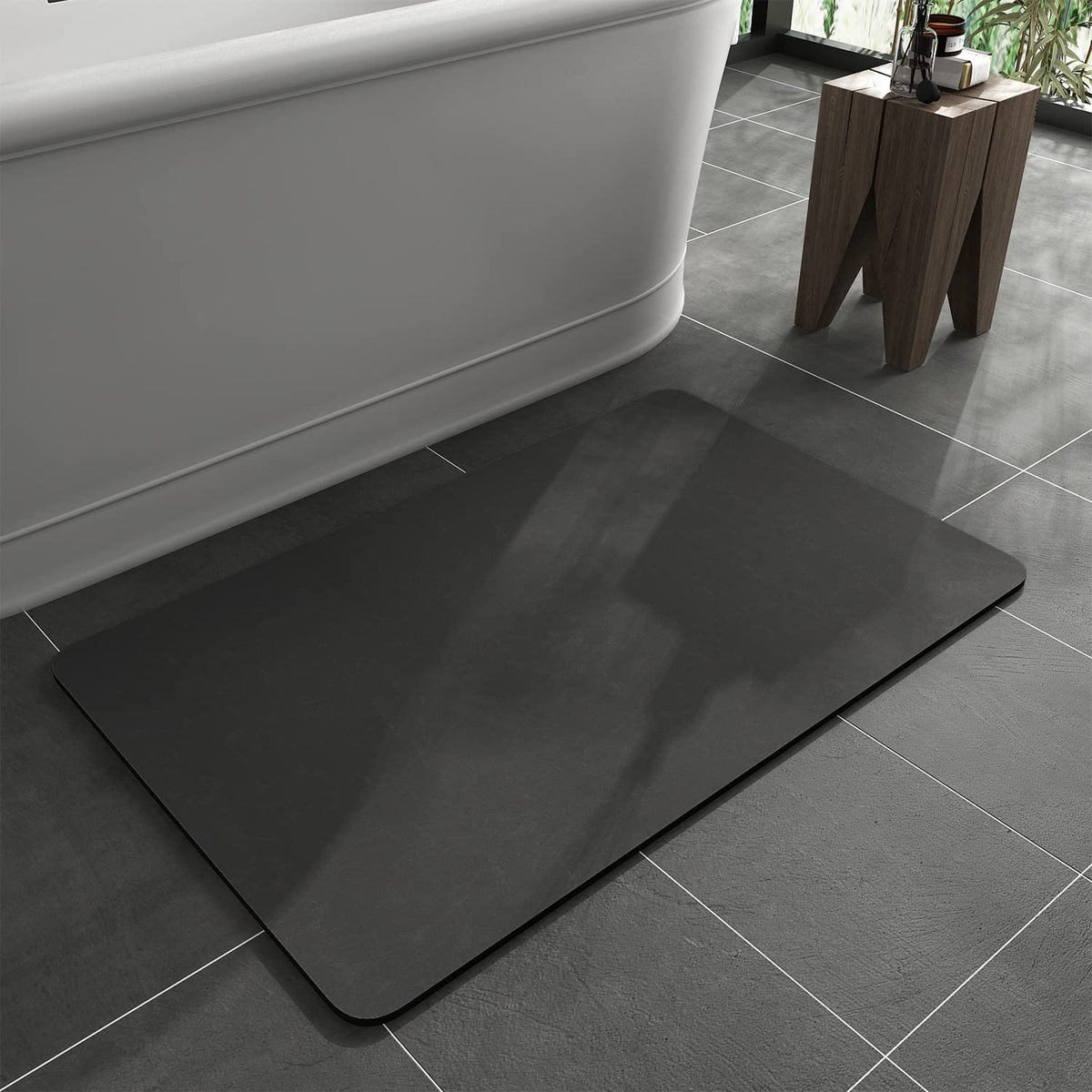 MontVoo bath mat with absorbent layer soaks water quickly, keeping floors dry.