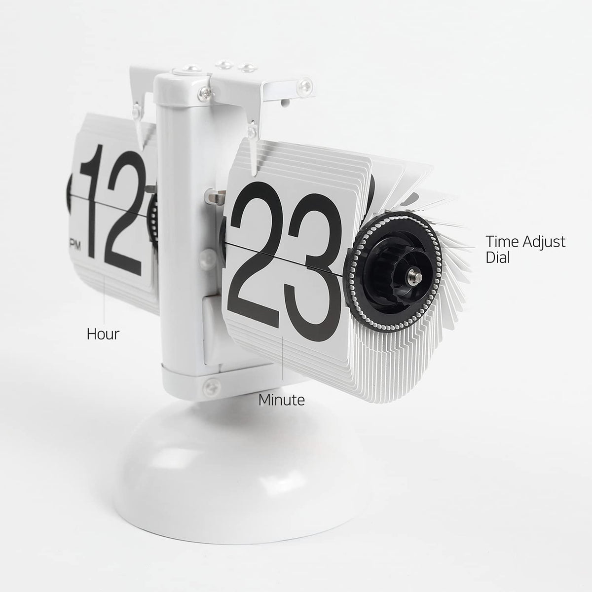 mooas Flip Desk Clock Black close-up gear, durable battery-powered timing.