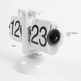 mooas Flip Desk Clock Black close-up gear, durable battery-powered timing.
