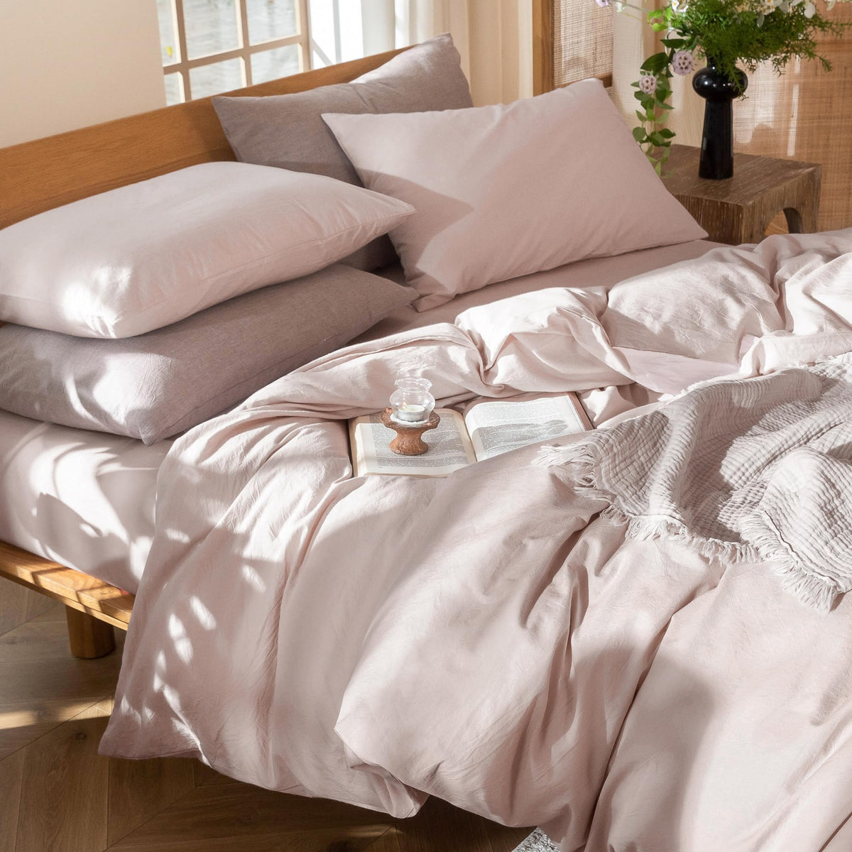 MooMee queen duvet on bed measures 90x90 for reference.