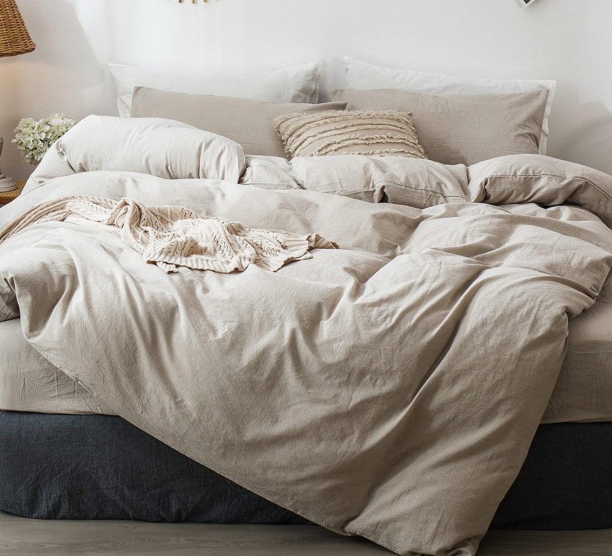 MooMee king duvet cover 104x90 offers a secure fit with breathable cotton feel.