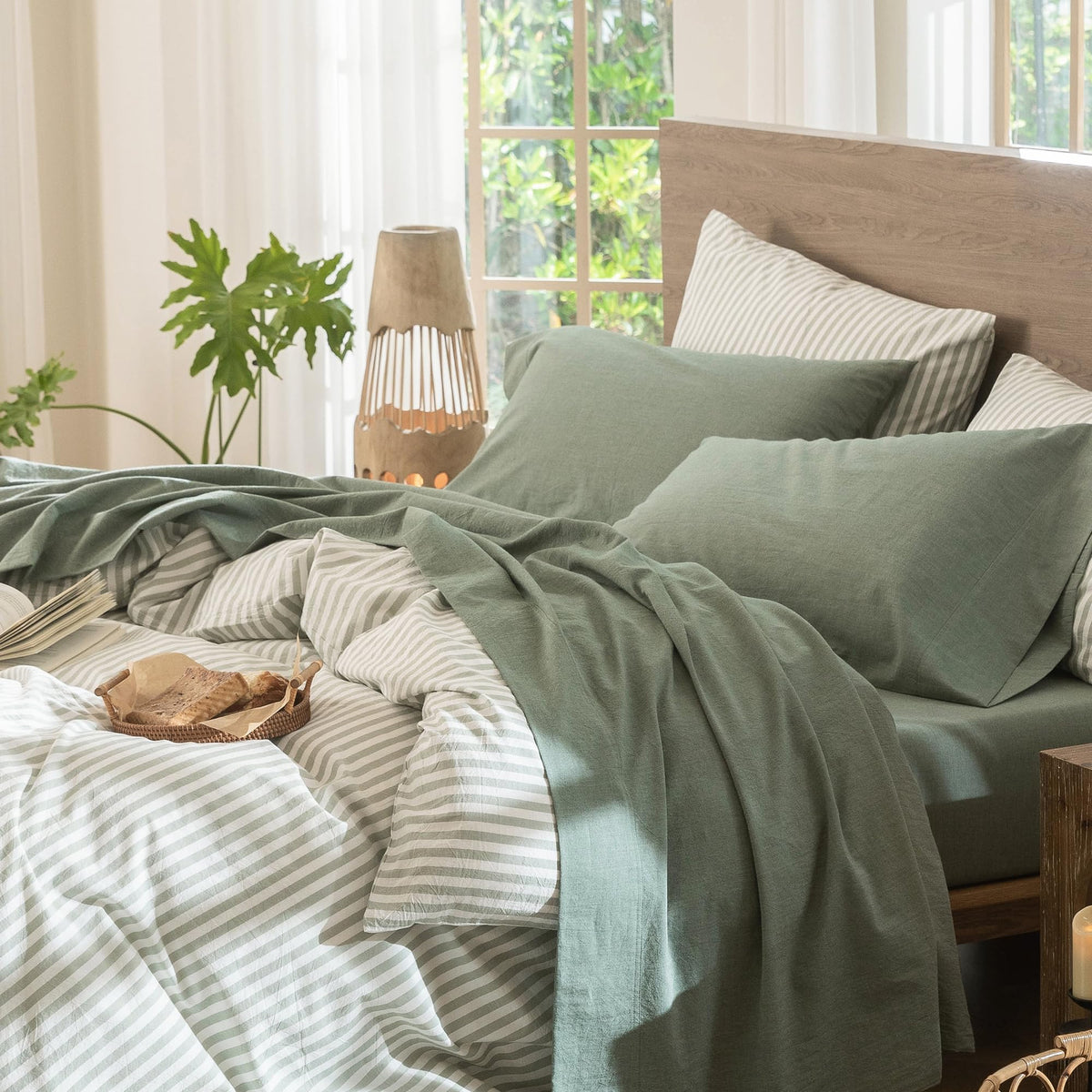 MooMee flat sheet in heathered green, king size, soft and breathable.