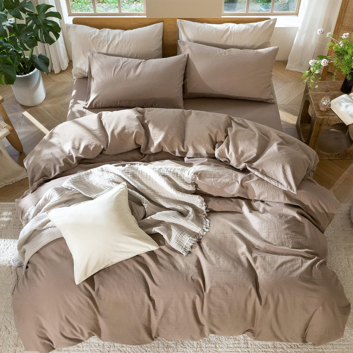 Interior corner ties on MooMee duvet to hold the insert.