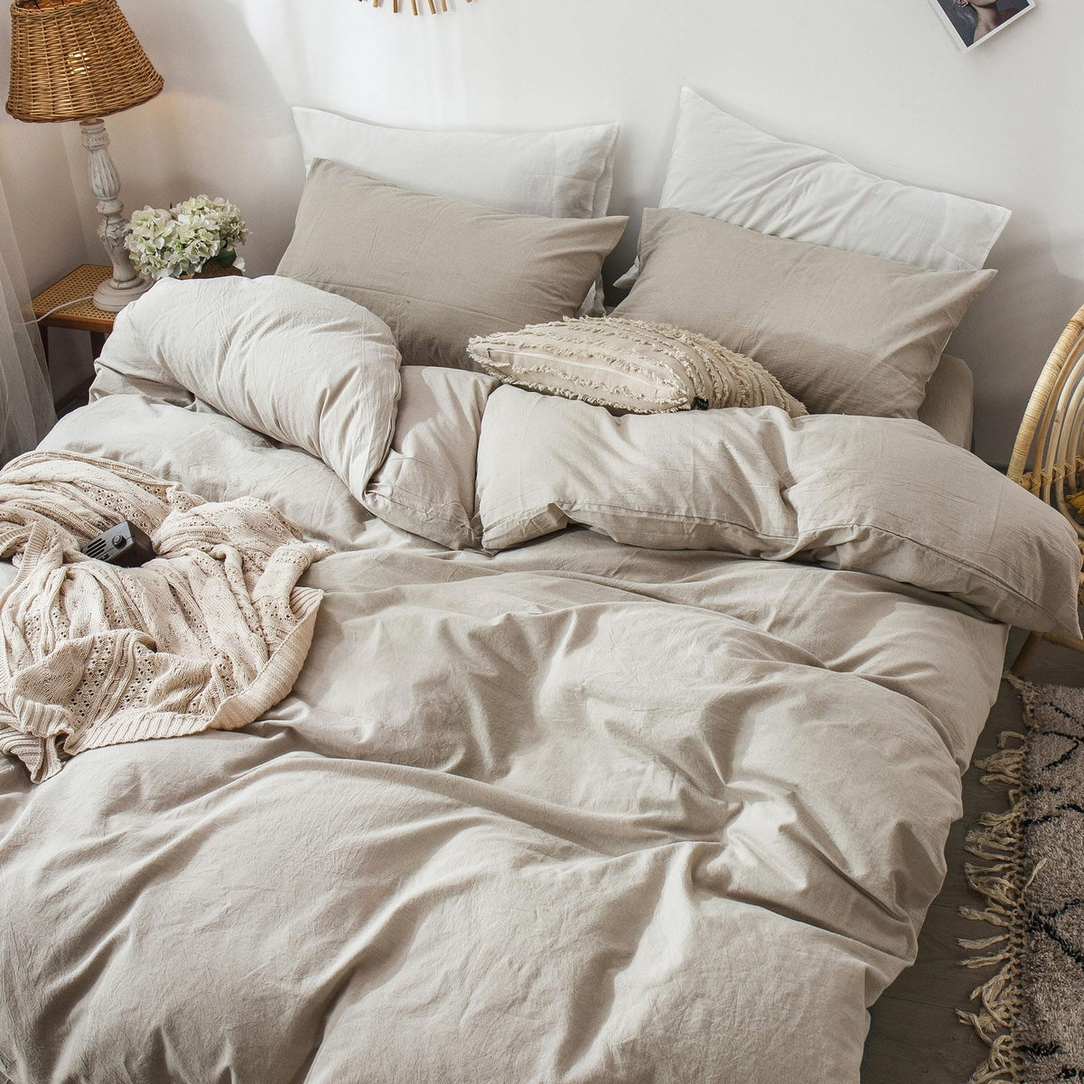 MooMee linen-like texture close-up highlights breathable, cool-to-the-touch comfort.