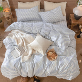 MooMee hidden zip closure keeps the duvet silhouette smooth.
