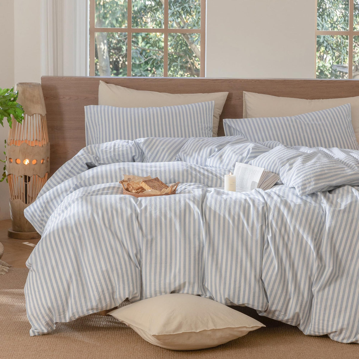MooMee interior corner ties help secure the duvet in place.