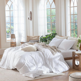 MooMee envelope pillowcase closures provide clean, secure edges.