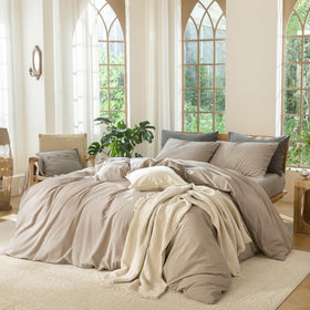 MooMee pillowcases envelope closure stay neatly in place on the bed.
