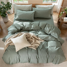 MooMee interior corner ties illustration ensures duvet stays in place.
