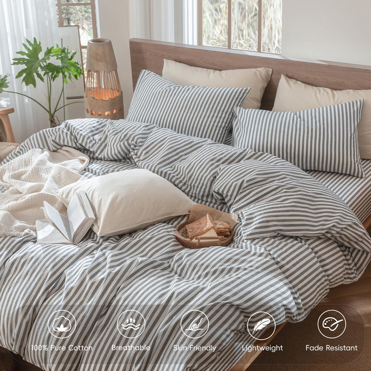 Pillowcases with envelope closures for a neat bed presentation
