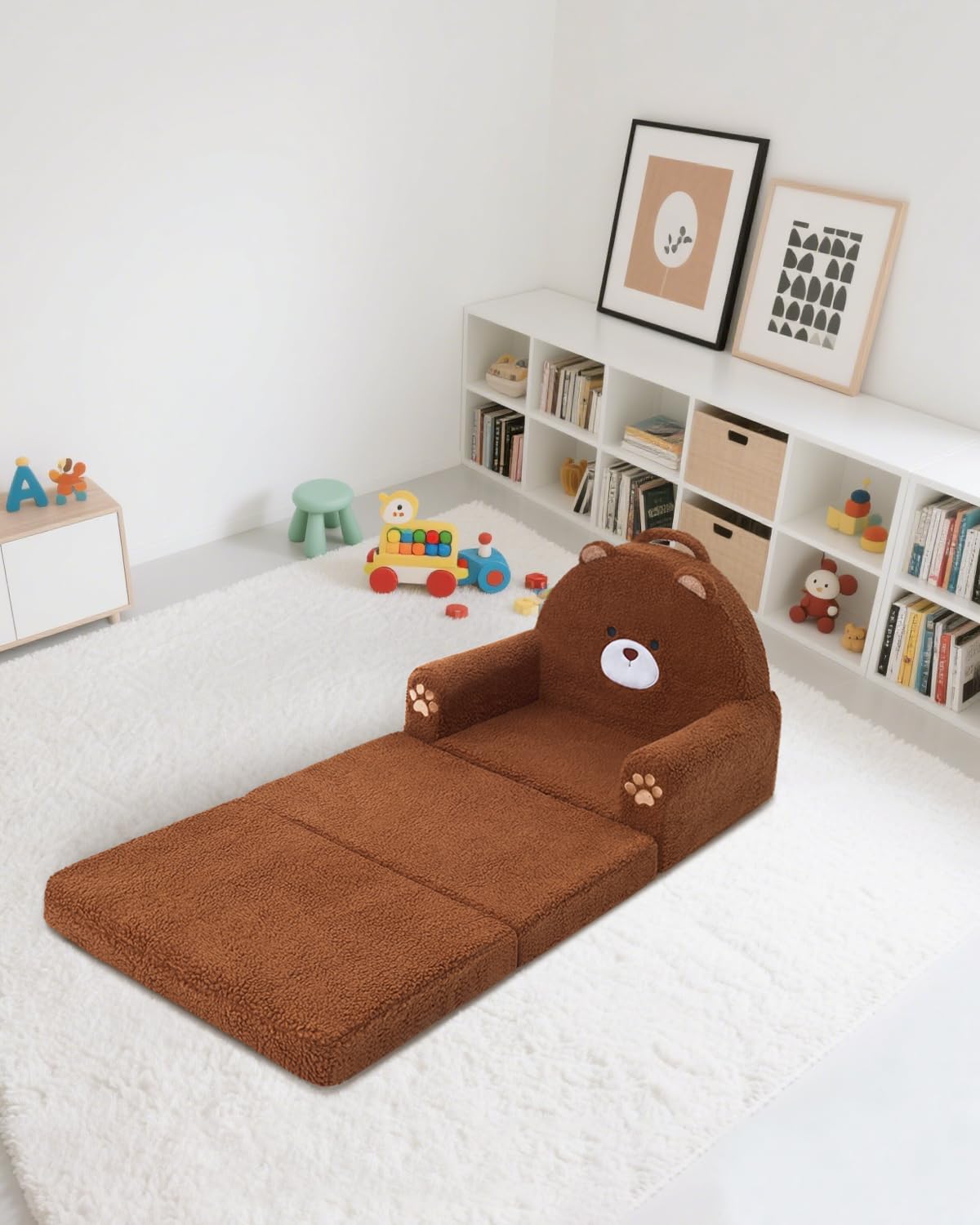 MoonBEEKI soft, cozy sherpa texture enhances playtime and reading.