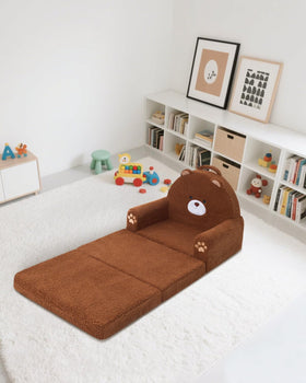 MoonBEEKI soft, cozy sherpa texture enhances playtime and reading.