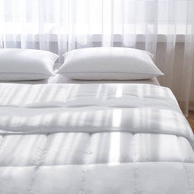 Moonsea machine-washable duvet insert is easy to care for.