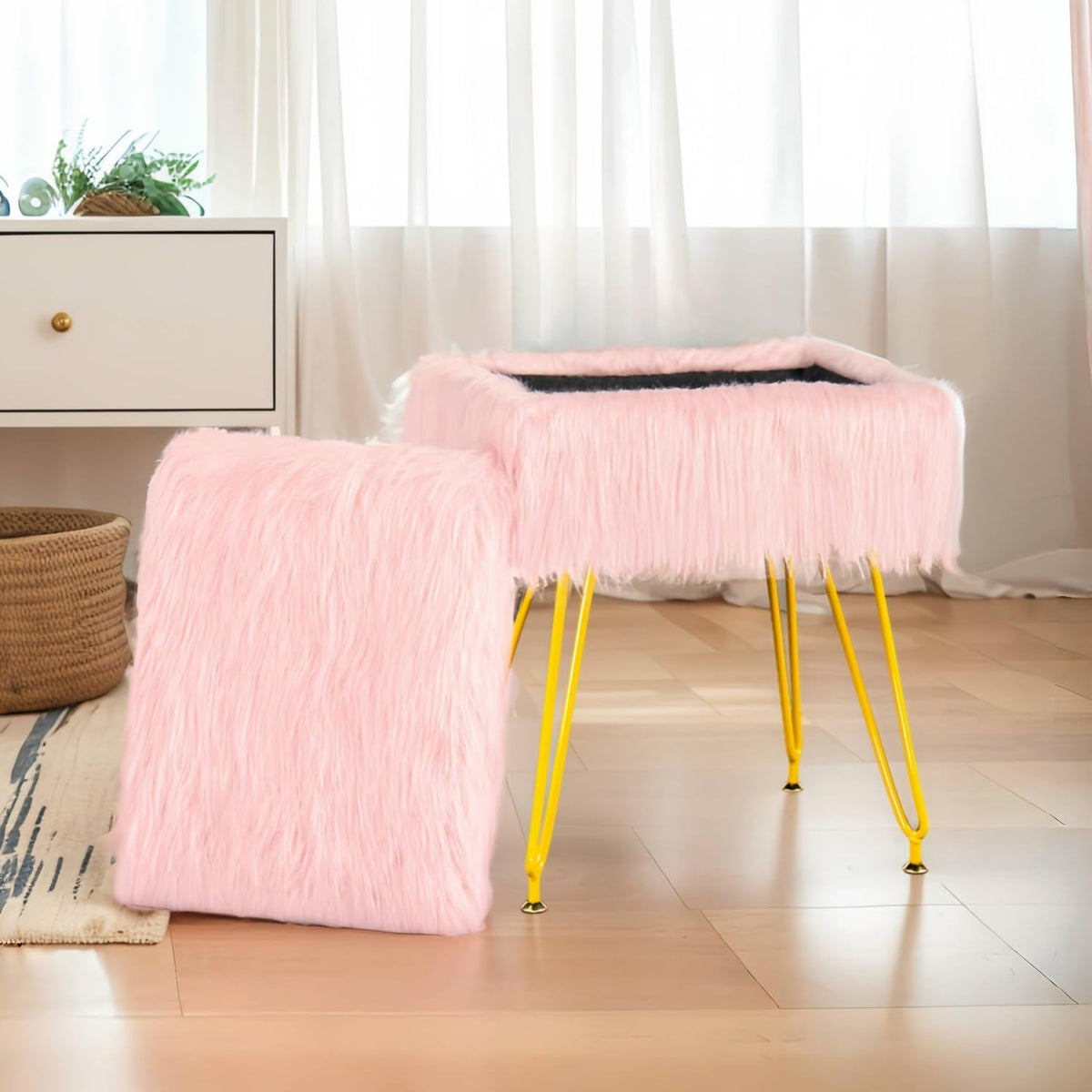 MOOWIND compact 15x12x18-inches dimensions showcase space-saving design.
