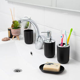 Moss & Stone weighted-base design keeps the set steady.