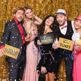 Motiskyy immersive prom backdrop setup with props creates memorable moments.