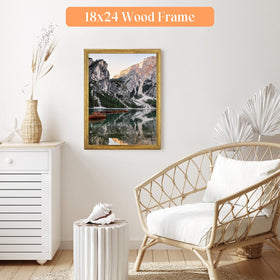 MOUDAMION frame with clear plexiglass front protects photos from dust.