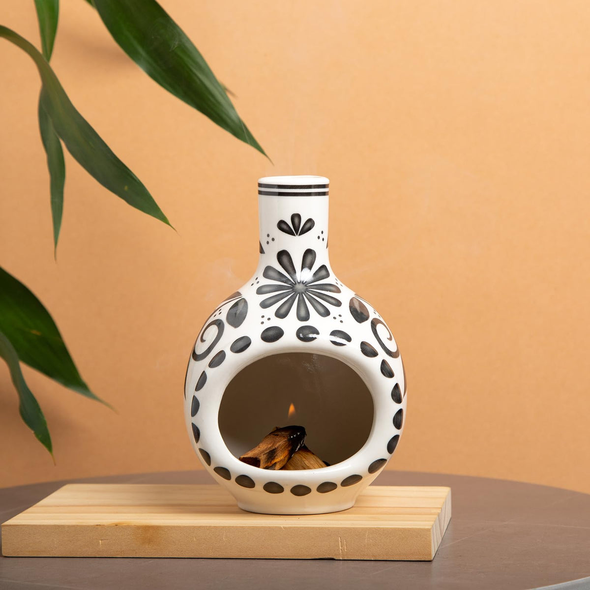 MOUGIGI elegant ceramic design complements calm rituals at home.