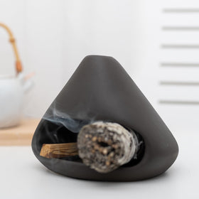 MOUGIGI multi-ritual compatibility for palo santo, sage, and tealights.