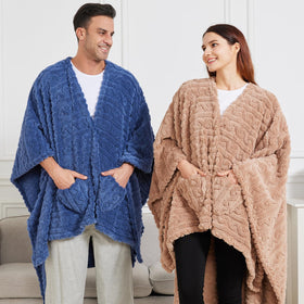 Mowkim 58x64-inch wearable sherpa blanket provides full coverage