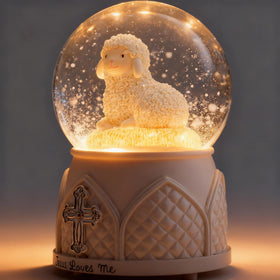 Mr.Winder snow globe 6x4 inch size, compact keepsake details
