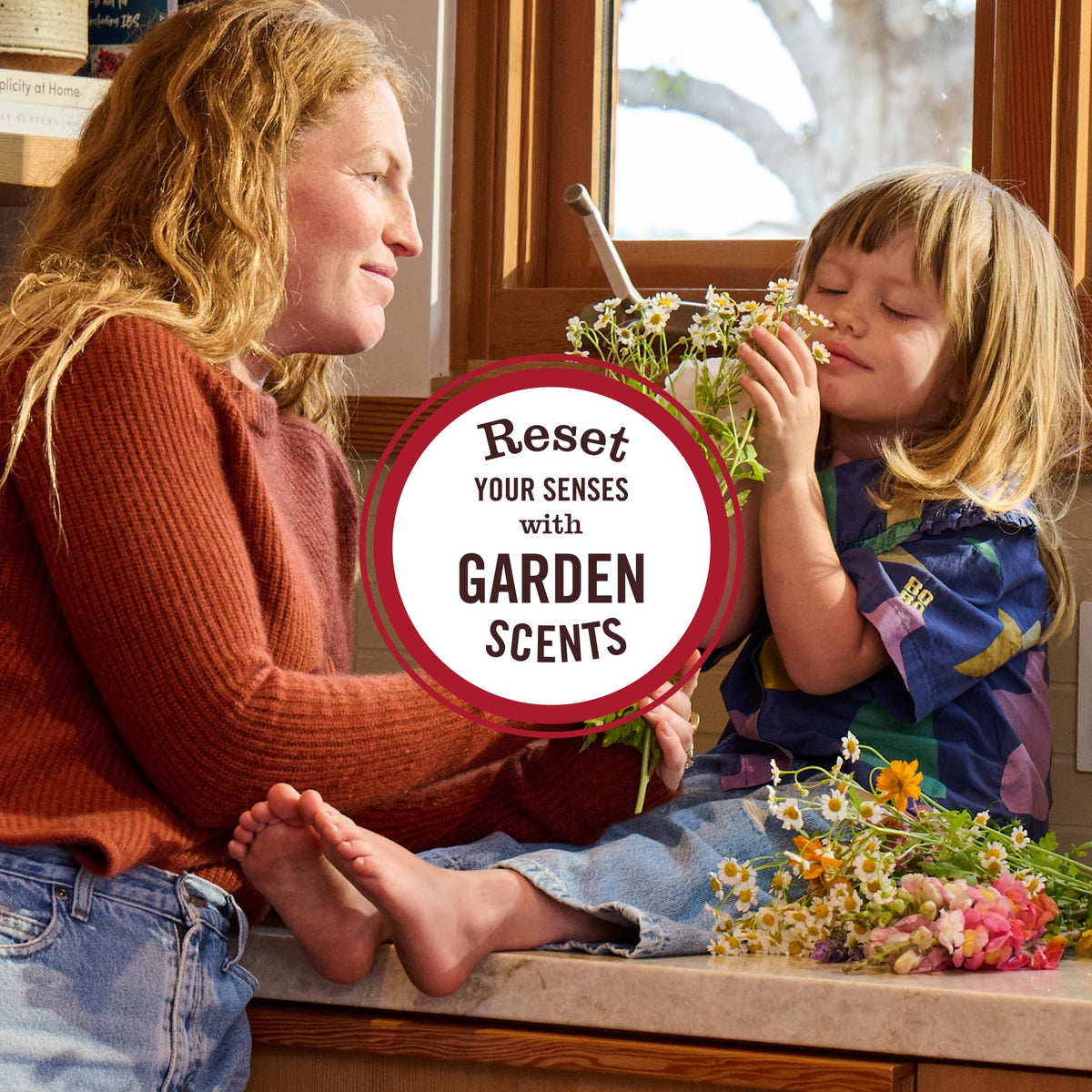 Mint notes of cucumber, honeydew, ivy, musk enrich any room with aroma.