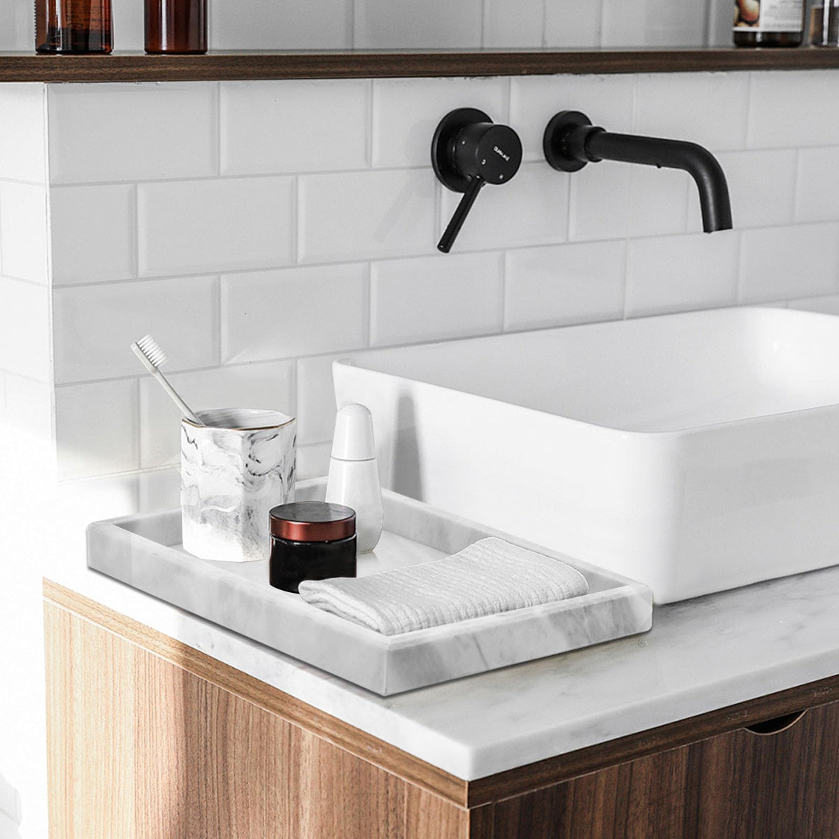 MULWR marble tray close-up highlights smooth surface and craftsmanship.