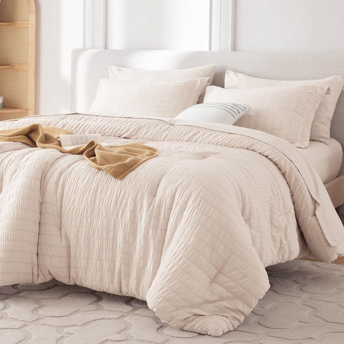 Muxhomo queen comforter set seersucker closeup for wrinkle resistance