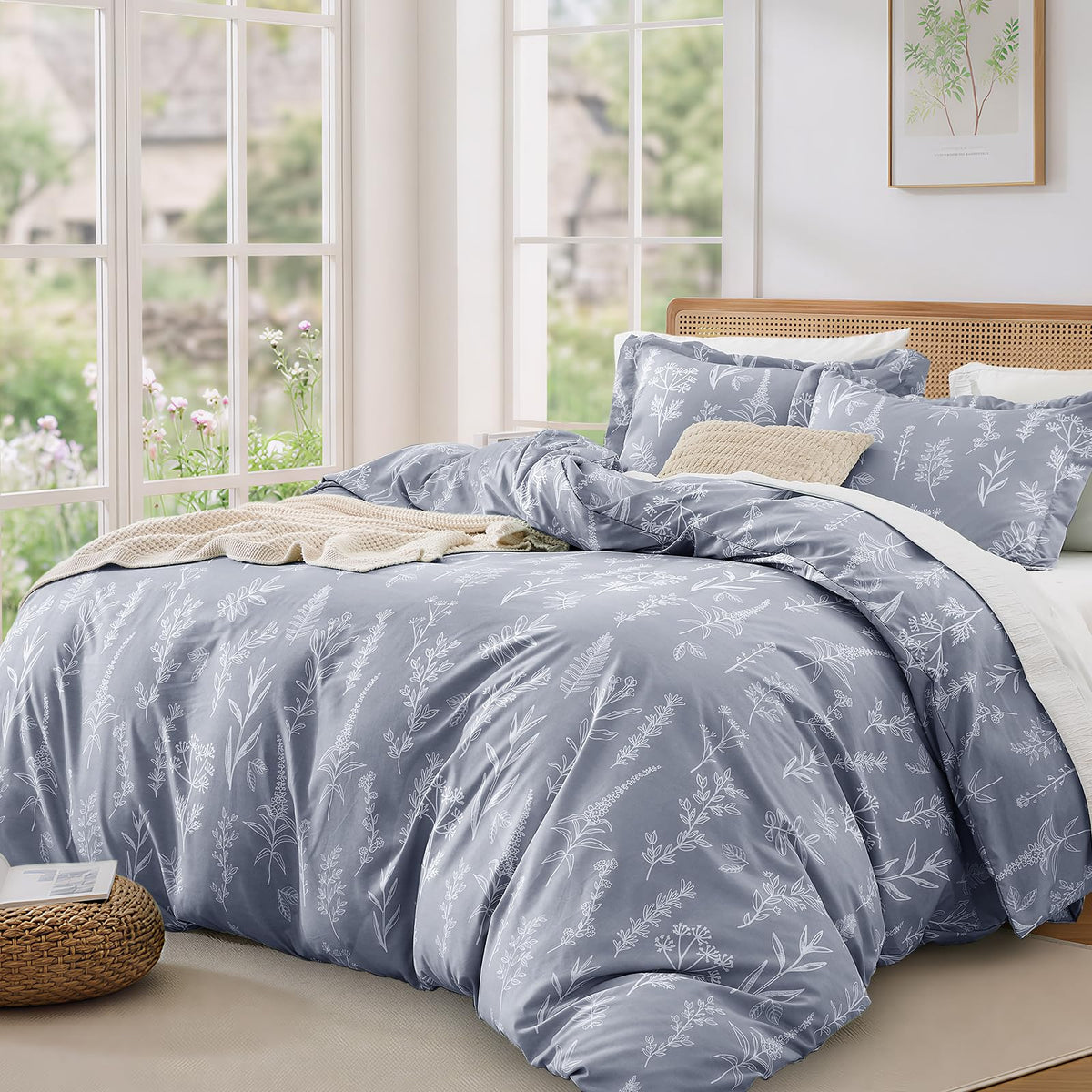 MUXHOMO bedding creates cozy, inviting sleep space.