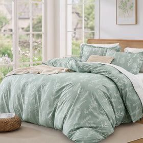 MUXHOMO botanical bedding elevates bedroom ambiance with easy-care appeal.