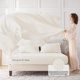 MUXHOMO close-up of microfiber fabric highlights ultra-soft feel and wrinkle resistance.