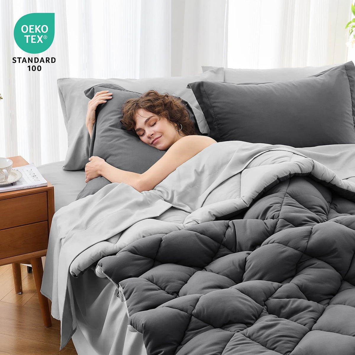 MUXHOMO fitted sheet deep pocket 14" fits snugly on most mattresses.