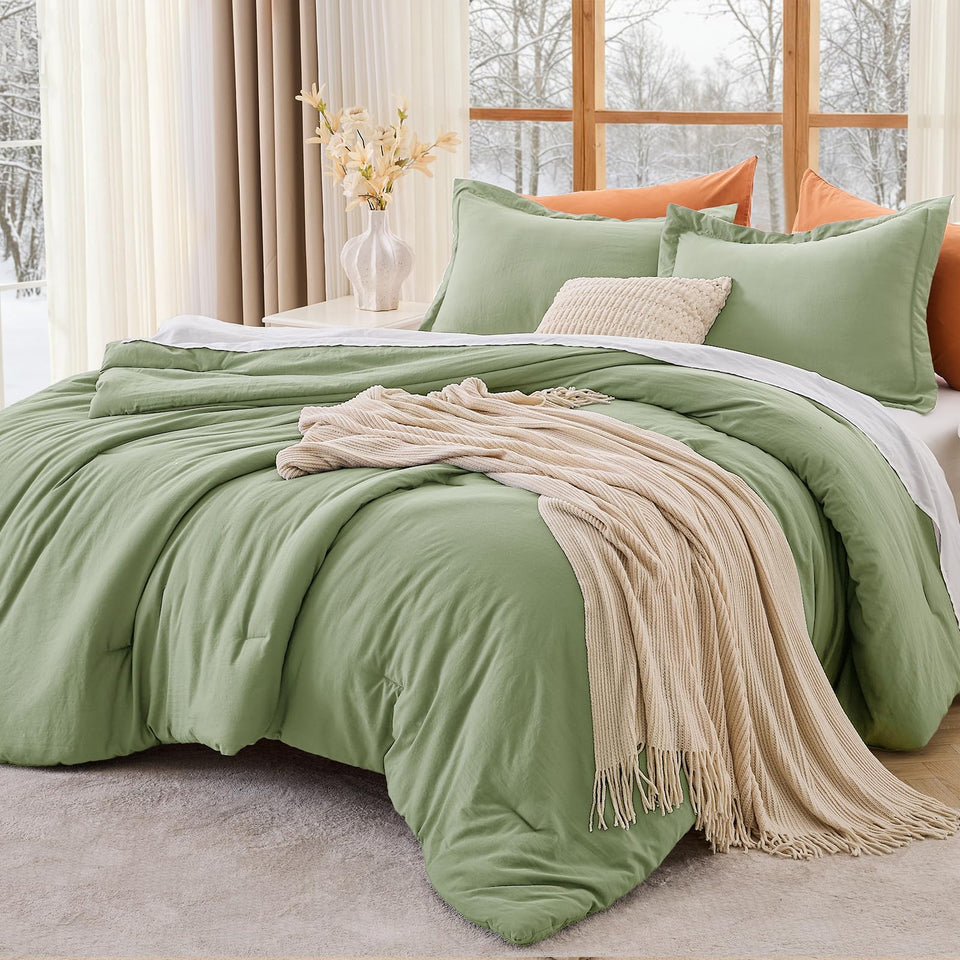 MUXHOMO Green Queen Comforter Set close-up stitching for even fill