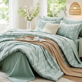 MUXHOMO Queen Comforter Set floral bundle adds vibrant style to your bed.