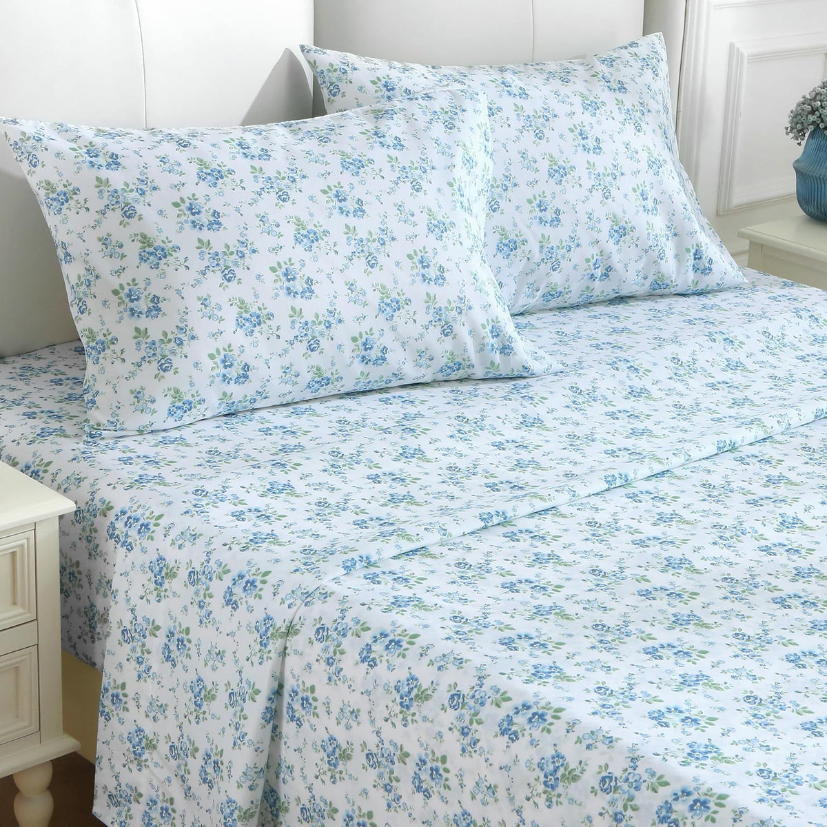 MUXHOMO bedroom setup with these sheets creating a tidy, inviting look.