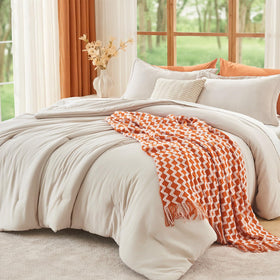 MUXHOMO queen-size beige comforter showing even loft and all-season warmth