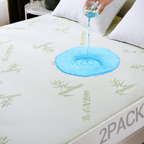 MUXHOMO twin mattress protector with waterproof layer protects against spills while remaining cool.