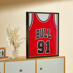 MUXIUNT non-marking nails allow wall-safe hanging of the shadow box