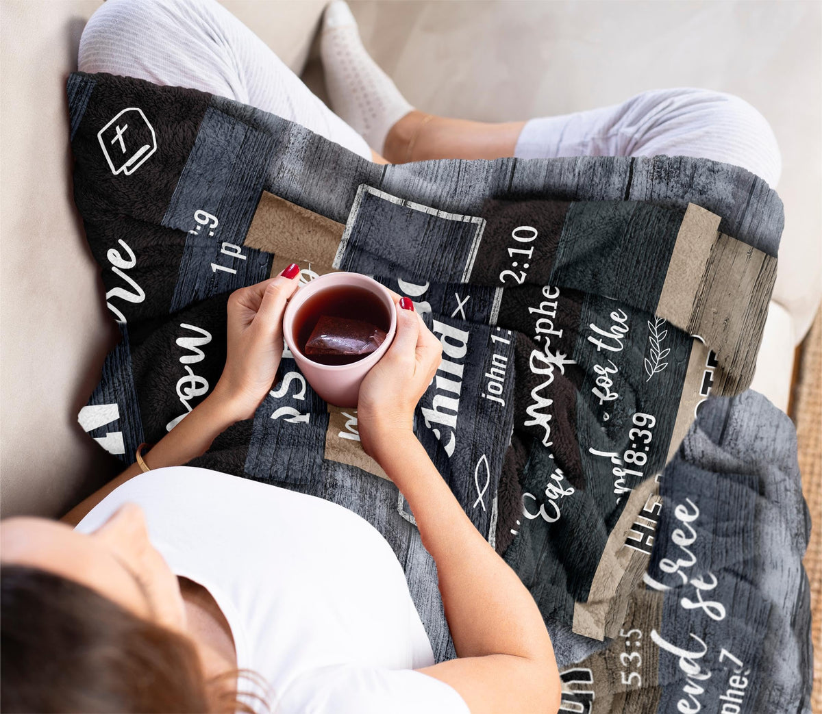 Muxuten Bible gift for men highlights faith and warm comfort for everyday moments