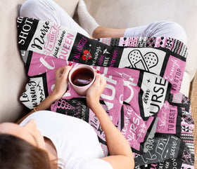 Cozy living room scene with Muxuten blanket on sofa