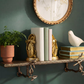 MXARLTR sturdy base keeps books vertically aligned on shelves.