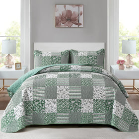Mybedsoul green boho quilt set on bed showing year-round comfort
