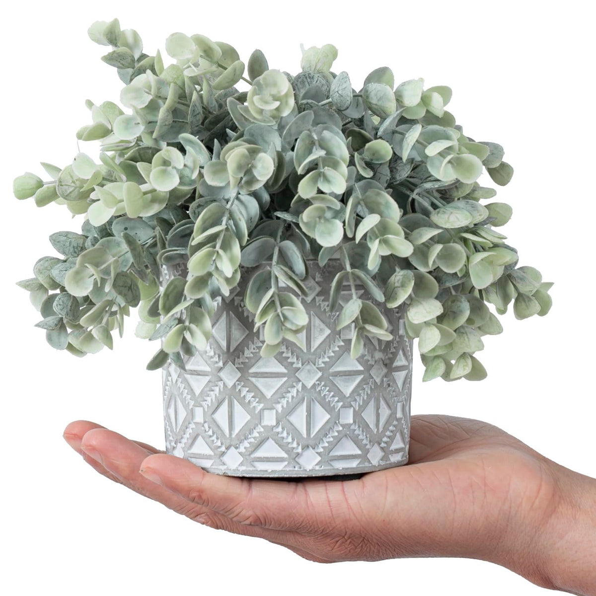 MyGift lifelike eucalyptus foliage enhances event decor.