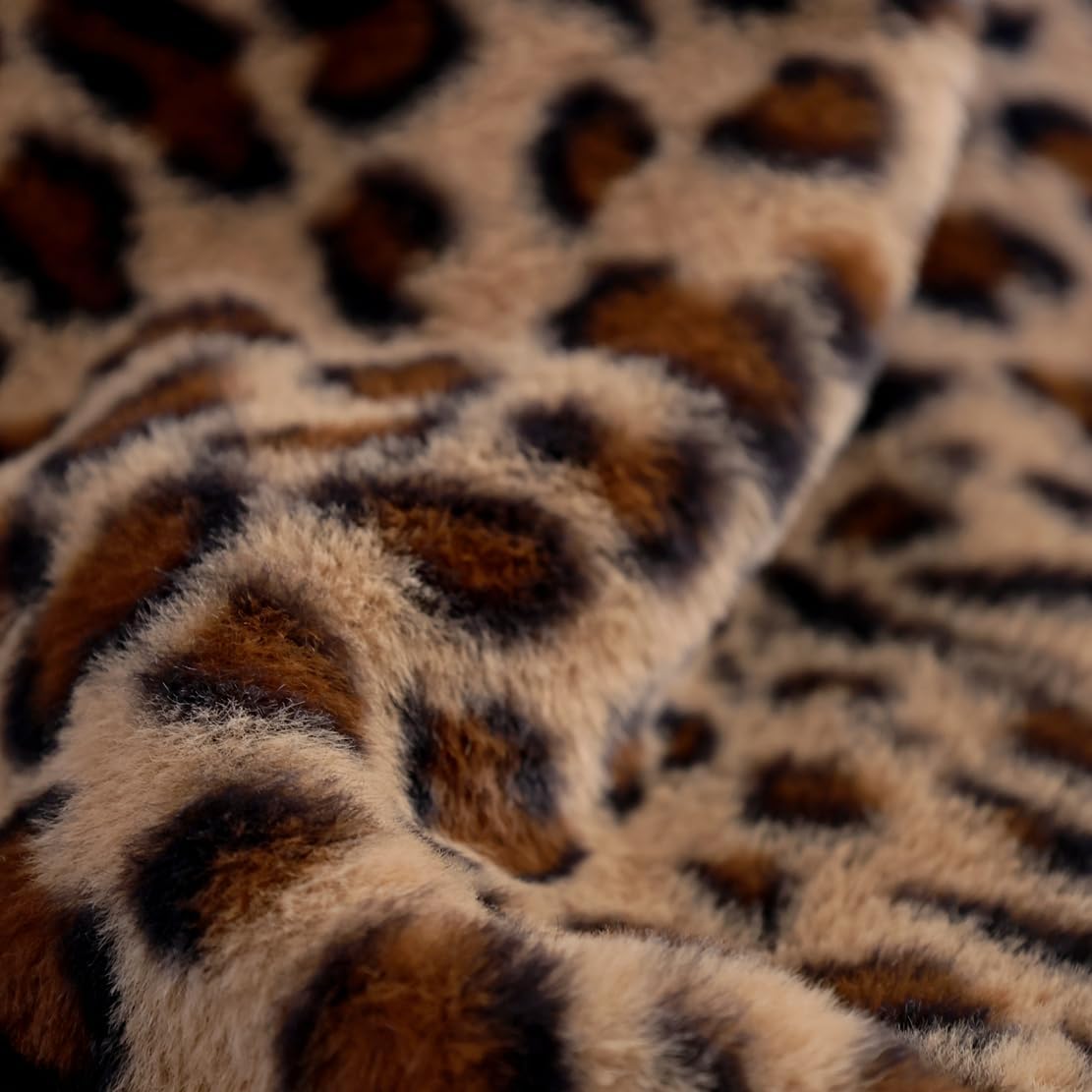 MYRU Velboa back layer adds extra warmth for cool evenings at home.